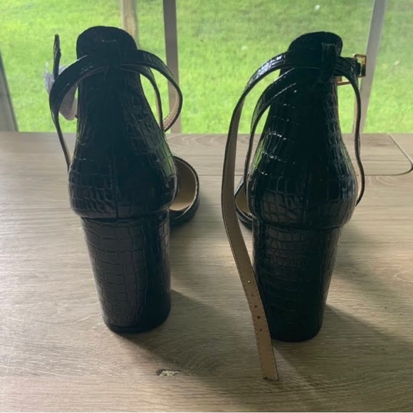 Croc effect block heel shoes - Picture 3 of 3